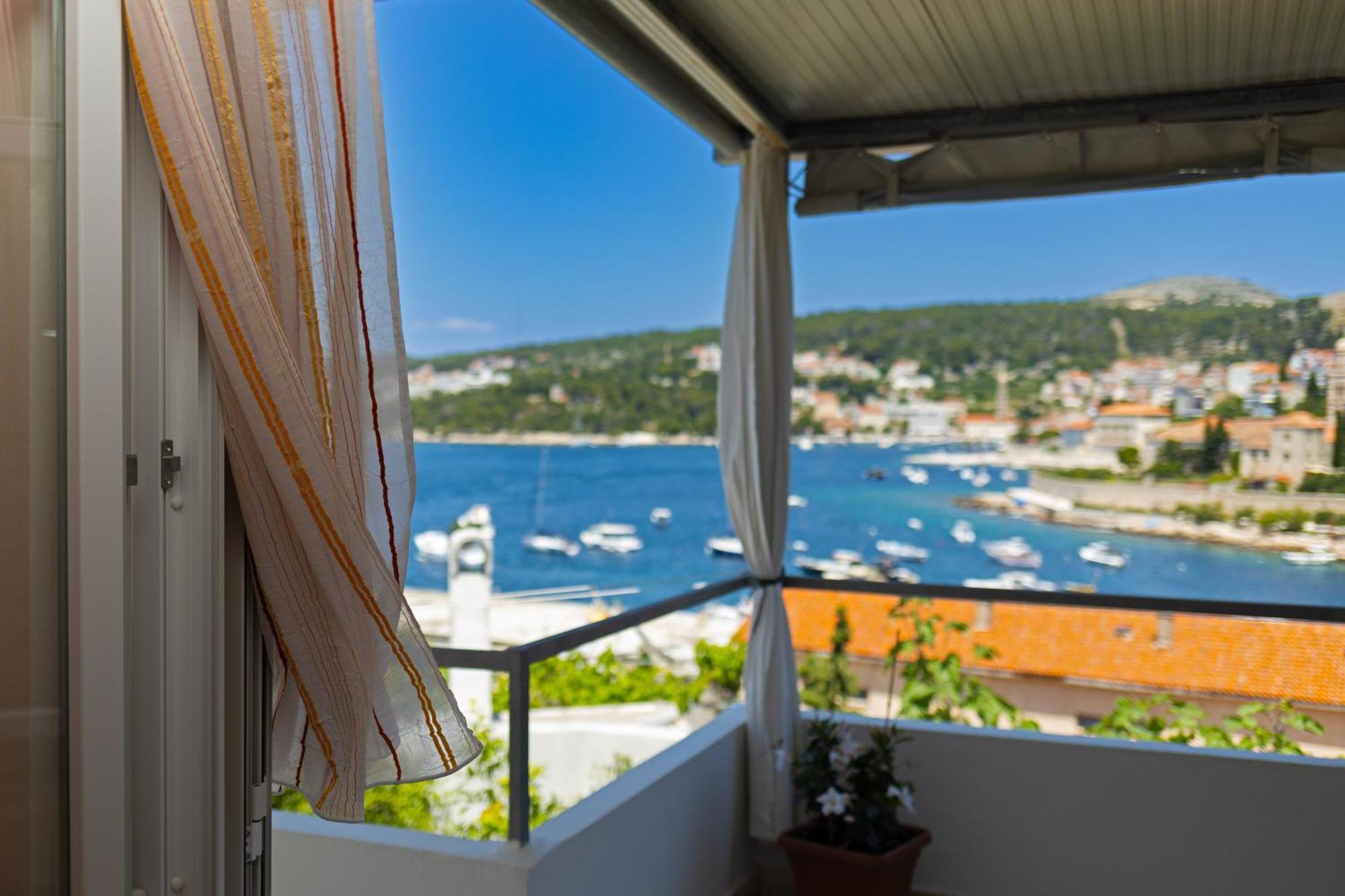 חוואר Seaview Guesthouse - Zf Hvar מראה חיצוני תמונה